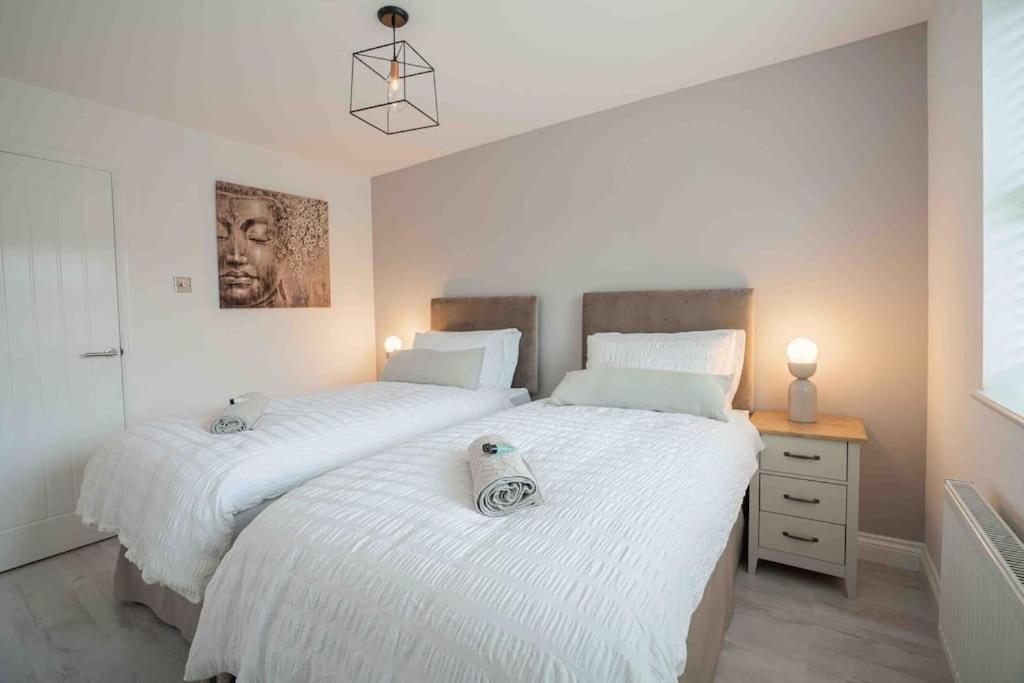 Marston Green Stunning Abode 5 Min From Nec & Bhx, Pets Allowed מראה חיצוני תמונה