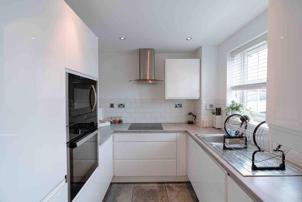 Marston Green Stunning Abode 5 Min From Nec & Bhx, Pets Allowed מראה חיצוני תמונה